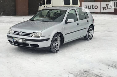 Volkswagen Golf  2001