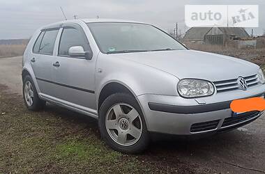 Volkswagen Golf  2002