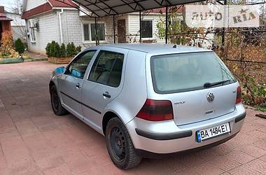 Volkswagen Golf  2000