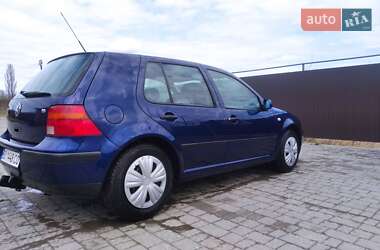Volkswagen Golf  2001