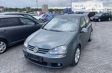 Volkswagen Golf  2004