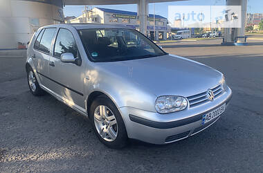 Volkswagen Golf  2002