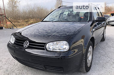 Volkswagen Golf  2004