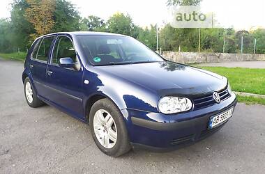 Volkswagen Golf  2003