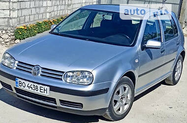 Volkswagen Golf  2003