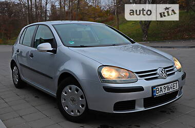 Volkswagen Golf  2004