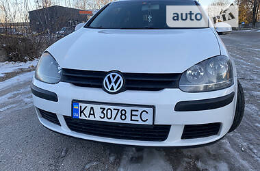 Volkswagen Golf  2004