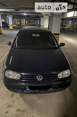 Volkswagen Golf  2002