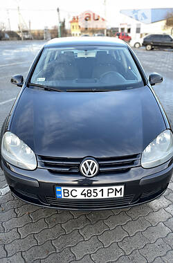 Volkswagen Golf  2004