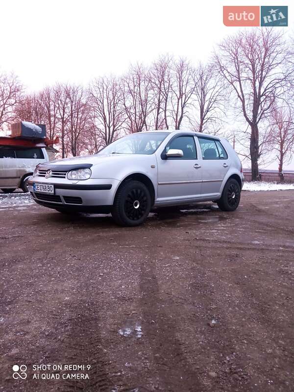 Хетчбек Volkswagen Golf