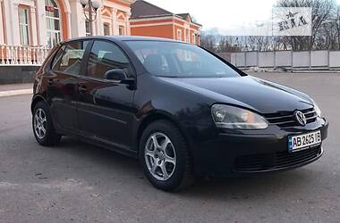 Volkswagen Golf .. 2003