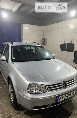 Volkswagen Golf  2004