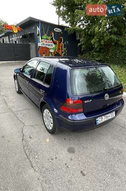 Volkswagen Golf  2000