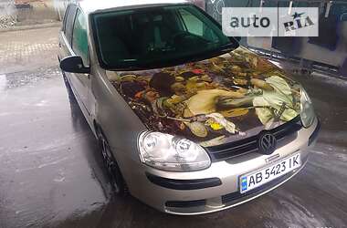 Volkswagen Golf  2004