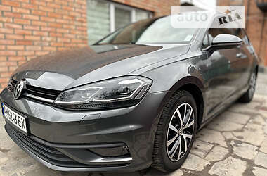 Volkswagen Golf  2017