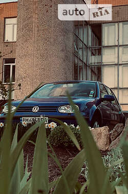 Volkswagen Golf  1999