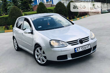 Volkswagen Golf  2004