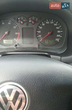 Volkswagen Golf  2001