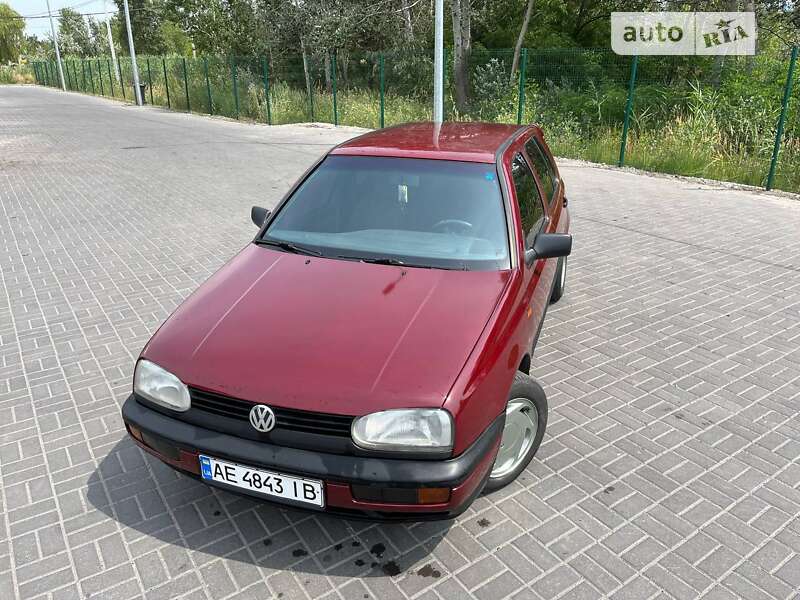 Легкові Volkswagen Golf