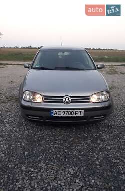 Volkswagen Golf  2002