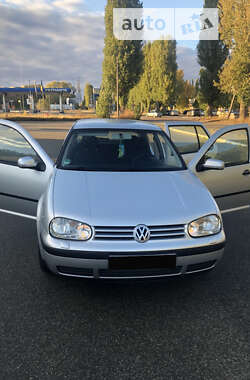 Volkswagen Golf  2002