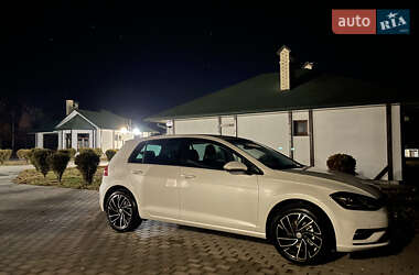 Volkswagen Golf  2020