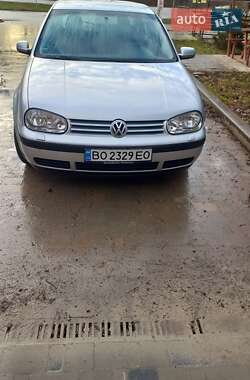 Volkswagen Golf  2002