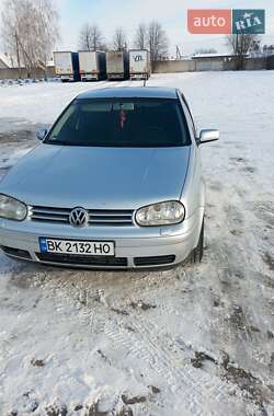 Volkswagen Golf 2003
