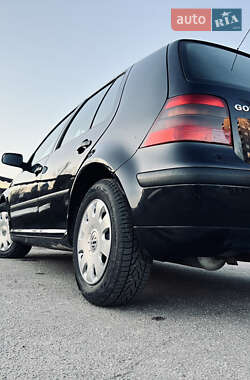 Volkswagen Golf 2000