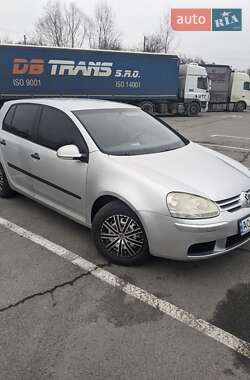 Volkswagen Golf 2004
