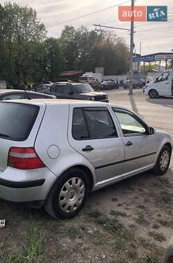 Volkswagen Golf  2003