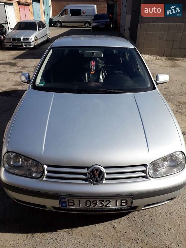 Volkswagen Golf 2001 року в Полтаві