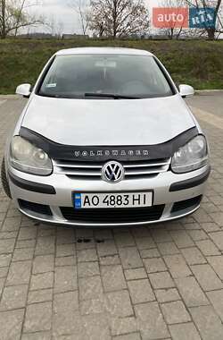 Volkswagen Golf  2004