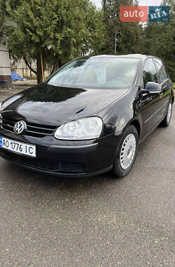Volkswagen Golf  2004