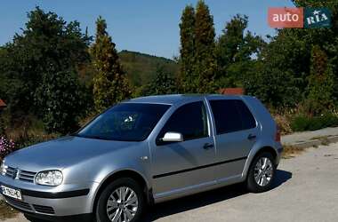 Volkswagen Golf 2002