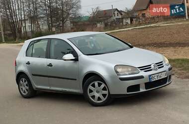 Volkswagen Golf  2004