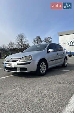 Volkswagen Golf  2004