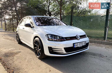 Volkswagen Golf  2016