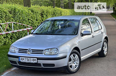 Volkswagen Golf  2001