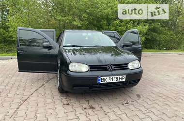 Volkswagen Golf  2001