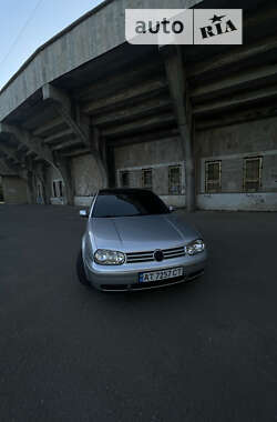 Volkswagen Golf  2002