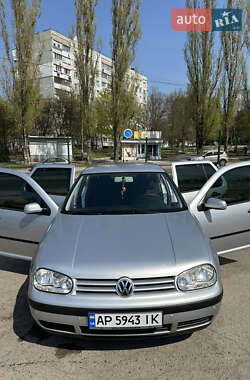 Volkswagen Golf  2001