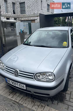 Volkswagen Golf  2001