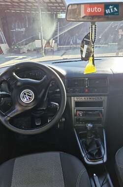Volkswagen Golf  2001