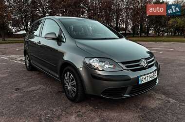 Volkswagen Golf  2005