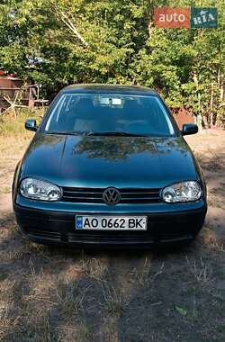 Volkswagen Golf  2001