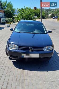 Volkswagen Golf  2001
