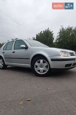 Volkswagen Golf  2003