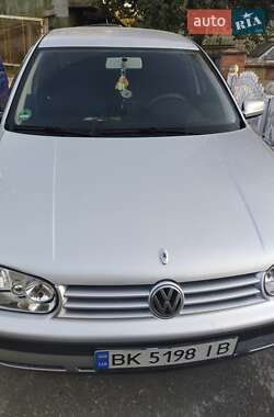 Volkswagen Golf  2002