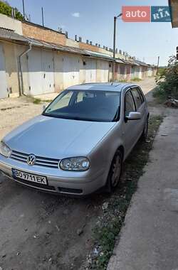 Volkswagen Golf 2003